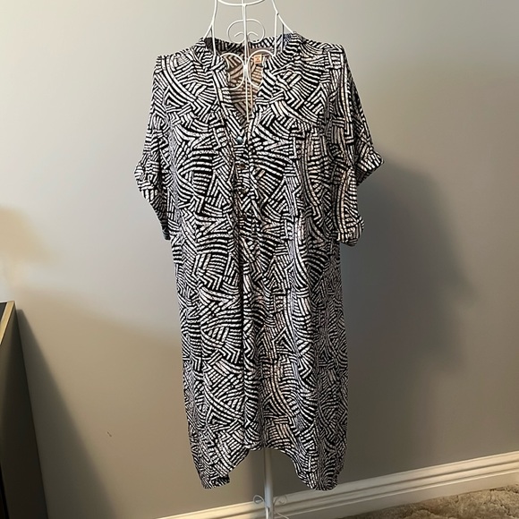 Top - Picture 2 of 3